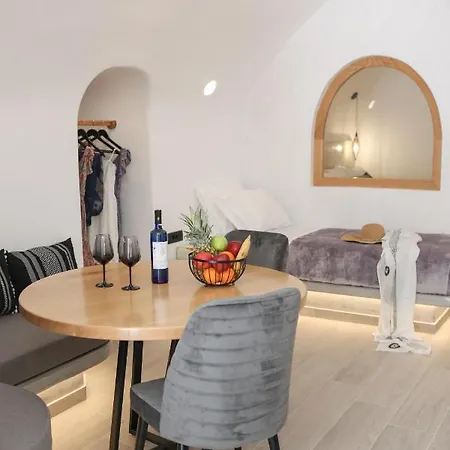Luxury Canava Emporio (Santorini)