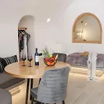 Luxury Canava Emporio (Santorini)