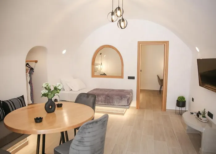 Luxury Canava Emporio (Santorini)